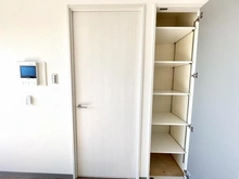 【東京都/東大和市立野】エストヴォーレ上北台 リビング：収納部分