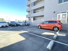 【東京都/東大和市立野】ラング・マンション玉川上水 駐車場：※有償