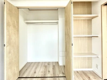 【東京都/東大和市立野】ラング・マンション玉川上水 収納：洋室（約6.0帖）部分