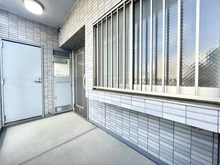 【東京都/東大和市立野】ラング・マンション玉川上水 ポーチ