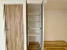 【東京都/立川市高松町】シティコープ立川 収納：LDK横部分