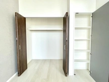 【東京都/八王子市八日町】ビュータワー八王子 収納：洋室（約6.0帖）