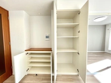 【東京都/東大和市桜が丘】グランドメゾン玉川上水センタースクエア リビング・ダイニング：収納部分