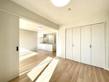 【東京都/東大和市桜が丘】グランドメゾン玉川上水センタースクエア 洋室：（約6.5帖）