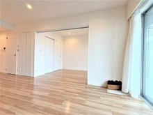 【東京都/八王子市別所】クレヴィア京王堀之内パークナードI　2番街 リビング