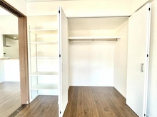 【東京都/八王子市子安町】ルモン八王子 収納：洋室（約6.0帖）