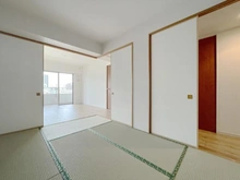 【東京都/立川市曙町】グレーシアシティ立川ブロードウィング 和室：約5.5帖