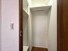 【東京都/八王子市東浅川町】プレミスト高尾サクラシティエアリーコート 収納：5.5帖洋室ウォークインクローゼット