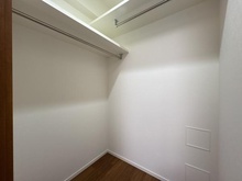 【東京都/八王子市東浅川町】プレミスト高尾サクラシティエアリーコート 収納：6.0帖洋室ウォークインクローゼット