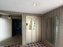 【東京都/東大和市立野】ビーグルマンション東大和 共用部：エレベーター