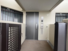 【東京都/八王子市狭間町】タウンズ八王子センタークレスト 玄関