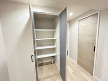 【東京都/立川市曙町】クリオ立川弐番館 収納：廊下収納