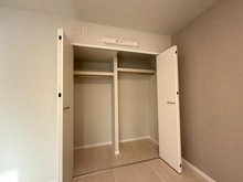 【千葉県/松戸市新松戸東】東急ドエルアルス新松戸 収納：洋室(約6.0帖)内