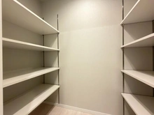 【千葉県/松戸市新松戸東】東急ドエルアルス新松戸 収納：玄関横　下足入