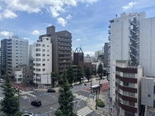【東京都/文京区本駒込】イトーピア六義園マンション 眺望：バルコニーより東側を望む