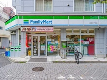 【東京都/足立区大谷田】ボナハイツ中川1号棟 ファミリーマート 大谷田三丁目店（現地より約480m）