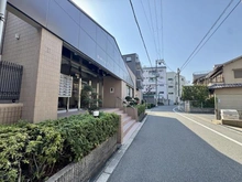 【大阪府/大阪市住吉区長居西】阪神住建グランソフィア長居公園 外観：写真左側