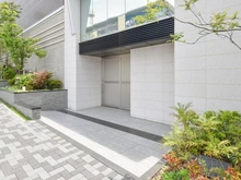【愛知県/名古屋市緑区鳴子町】プレミスト鳴子北ブライトテラス エントランス