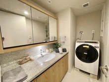 【東京都/港区麻布狸穴町】ブランズ麻布狸穴町 洗面室