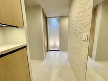 【東京都/港区麻布狸穴町】ブランズ麻布狸穴町 廊下