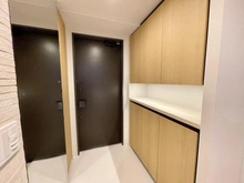 【東京都/港区麻布狸穴町】ブランズ麻布狸穴町 玄関