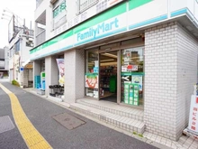 【東京都/新宿区西早稲田】アトラスタワー西早稲田  ファミリーマート西早稲田諏訪通り店（現地より約90m）