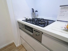 【神奈川県/横浜市中区福富町西通】プリメージ桜木町 キッチン：三口コンロ