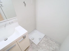 【神奈川県/横浜市中区長者町】リッチハウス長者町 洗面所：洗濯防水パン