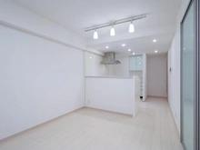 【神奈川県/横浜市中区日ノ出町】ミオカステーロ横濱野毛山公園 リビング・ダイニング