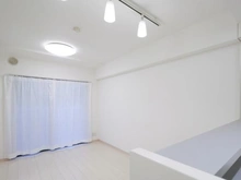 【神奈川県/横浜市中区日ノ出町】ミオカステーロ横濱野毛山公園 リビング・ダイニング