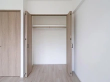 【神奈川県/横浜市南区高根町】ルシオン大通り公園 洋室