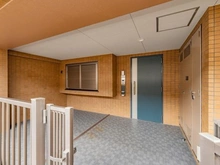 【神奈川県/横浜市中区新山下】ライオンズマンション横濱元町キャナリシア ポーチ