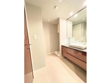 【神奈川県/横浜市中区北仲通】ザ・タワー横浜北仲 洗面所