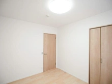 【神奈川県/川崎市高津区子母口】グランシティユーロパレス武蔵中原 洋室