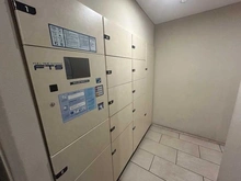 【神奈川県/横浜市磯子区磯子】クレストフォルム横浜根岸 宅配BOX