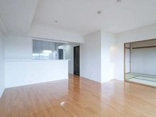 【神奈川県/横浜市磯子区丸山】ヒルトップ横濱根岸セントラルコート リビング・ダイニング