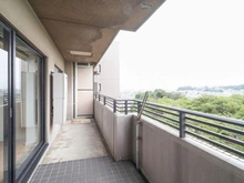 【神奈川県/横浜市磯子区丸山】ヒルトップ横濱根岸セントラルコート バルコニー
