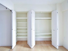 【神奈川県/横浜市中区花咲町】アール・ケープラザ横濱VI 収納：洋室