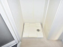 【神奈川県/横浜市中区花咲町】アール・ケープラザ横濱VI 洗面所：洗濯パン