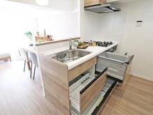 【神奈川県/横浜市南区南太田】シティフラッツ清水ヶ丘 キッチン：収納