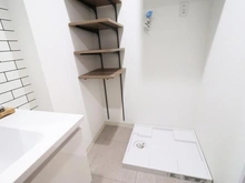 【神奈川県/横浜市南区南太田】シティフラッツ清水ヶ丘 洗面所：洗濯防水パン（写真右下）