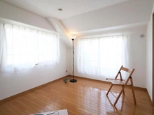 【神奈川県/横浜市中区山元町】クリオ山手弐番館 洋室：クリーニング中