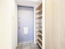 【神奈川県/横浜市南区真金町】メイツ伊勢佐木長者町 玄関