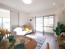 【神奈川県/横浜市神奈川区松見町】WTC菊名マンション リビング：※家具・調度品等は販売価格に含まれておりません