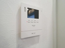 【神奈川県/横浜市神奈川区松見町】WTC菊名マンション 廊下：モニター付きインターフォン