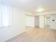 【神奈川県/横浜市中区本牧原】 ルネサンスシティ本牧 リビング・ダイニング