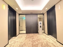 【神奈川県/横浜市中区北仲通】ザ・タワー横浜北仲 共用部：58階エレベーターホール＆オートロック