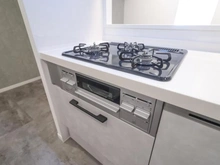 【神奈川県/横浜市中区新山下】新山下ベイシティ 6号棟 キッチン：三口コンロ