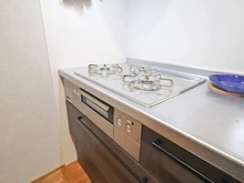【神奈川県/横浜市中区弁天通】ライオンズマンション関内第弐 キッチン：三口コンロ