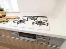 【神奈川県/横浜市磯子区栗木】 サングレイス洋光台 キッチン：三口コンロ